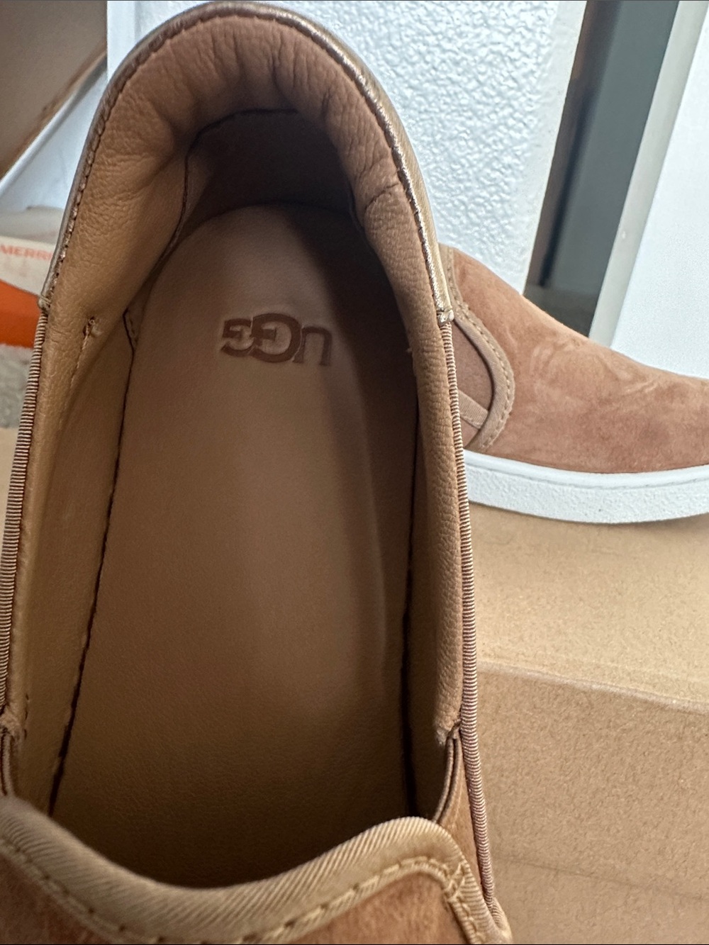 Ugg Women’s slip on soft suede shoes - Picture 2 of 7